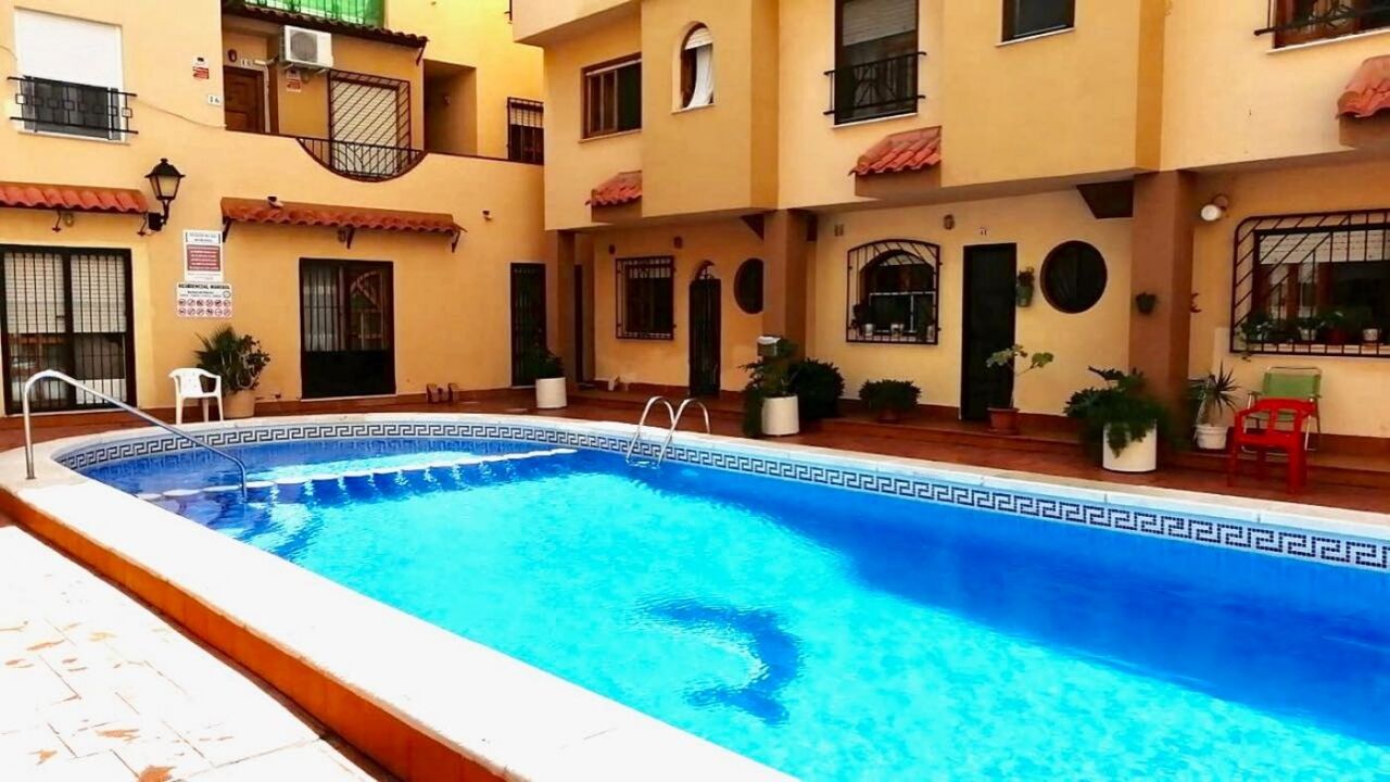 Солнечная 2-комн квартира с видом на бассейн в  Nueva Torrevieja