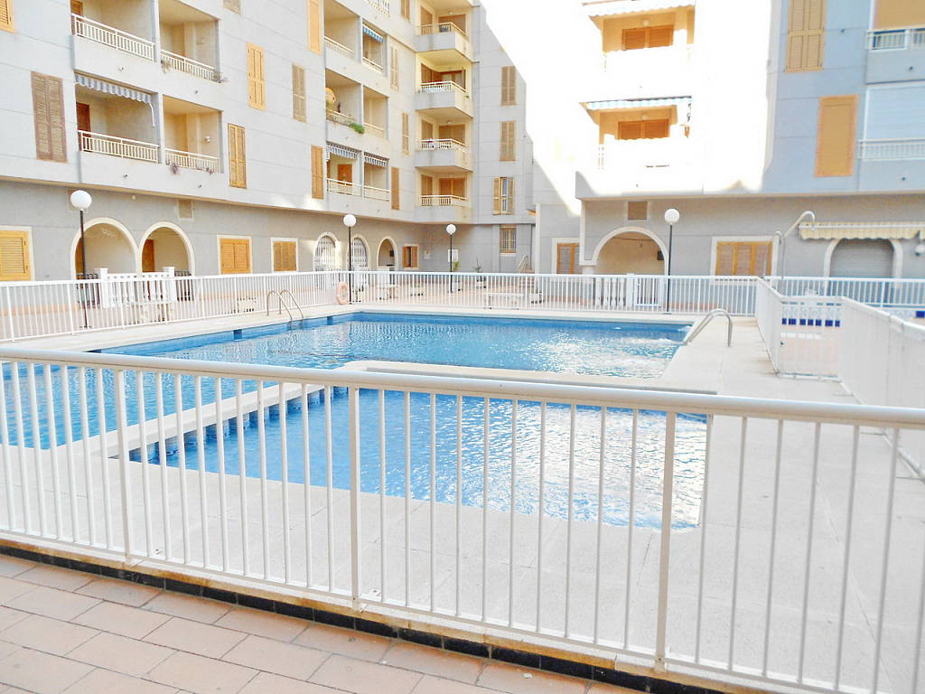 Квартира в Торревьехе в 200м от пляжа в закрытом  комплексе с бассейном